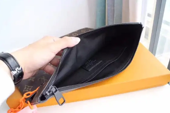 AAA Replica Ru VUITTON LOUIS CLUTCH 0604